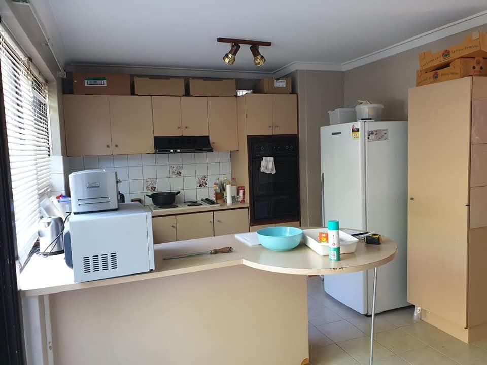 Before kitchen renovation in Perth home
